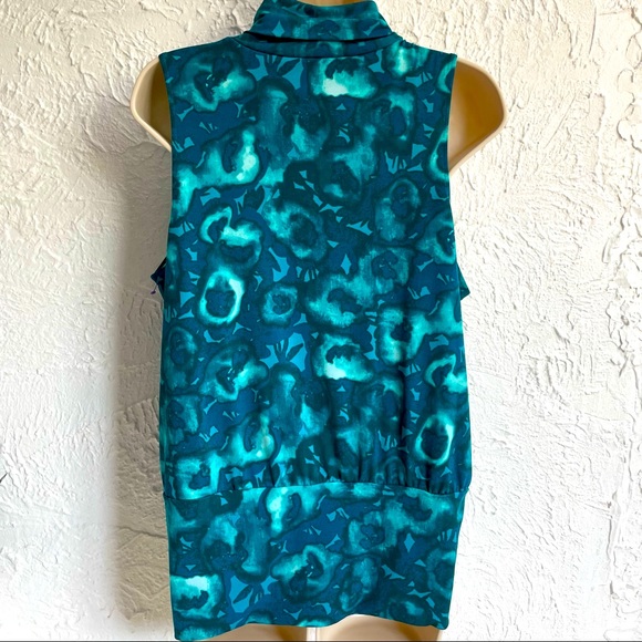 Express Stretchy Close Neck Top Sz L - Picture 3 of 10